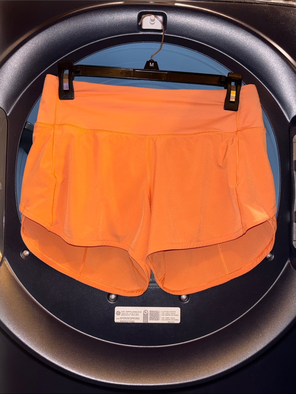 Lululemon Speed Up Mid-Rise Short 4"
Golden Apricot